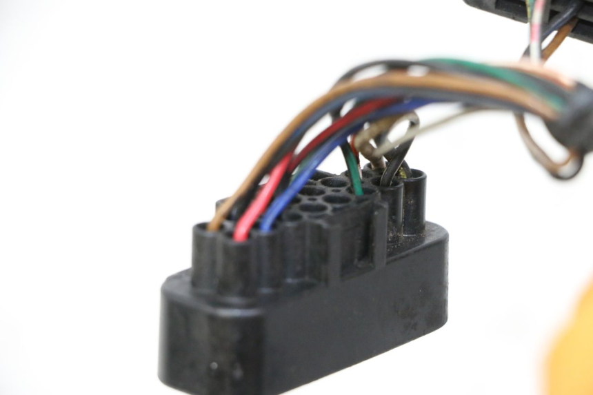 photo de ARNESES SUZUKI GS GSE 500 (2001 - 2003) - Otra perspectiva