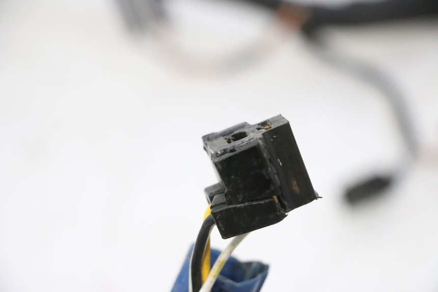 photo de CABLEADO SUZUKI GSF N BANDIT 1200 (2001 - 2005) - Primer plano técnico