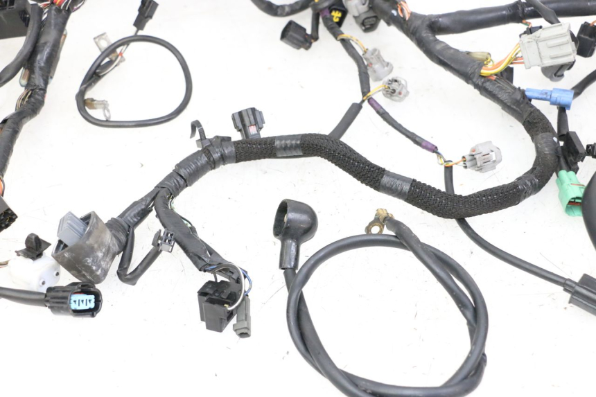 photo de CABLEADO SUZUKI GSR 750 (2011 - 2017) - Detalles de los puntos de fijación