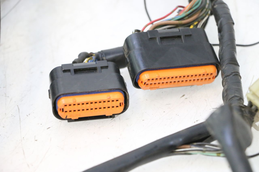 photo de CABLEADO SUZUKI GSR 600 (2005 - 2012) - Zoom sobre los componentes