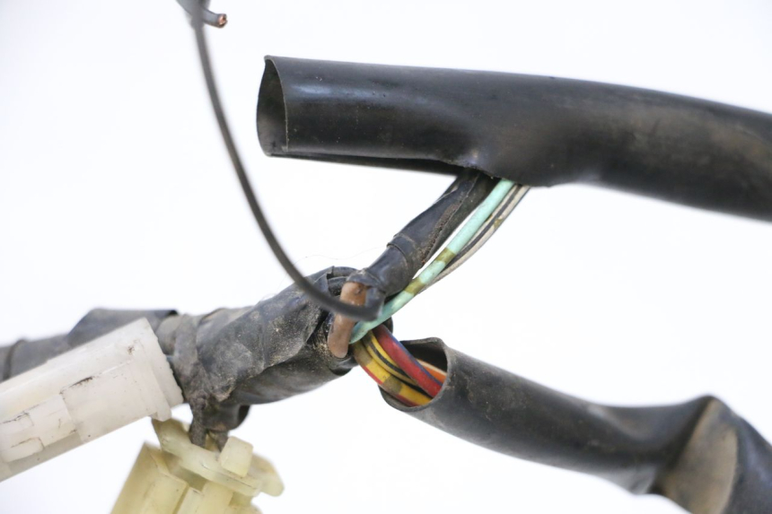photo de CABLEADO SUZUKI GSR 600 (2005 - 2012) - Primer plano técnico