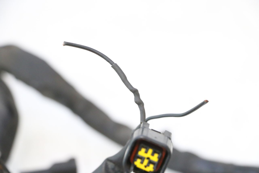 photo de CABLEADO SUZUKI GSR 600 (2005 - 2012) - Detalles de los puntos de fijación