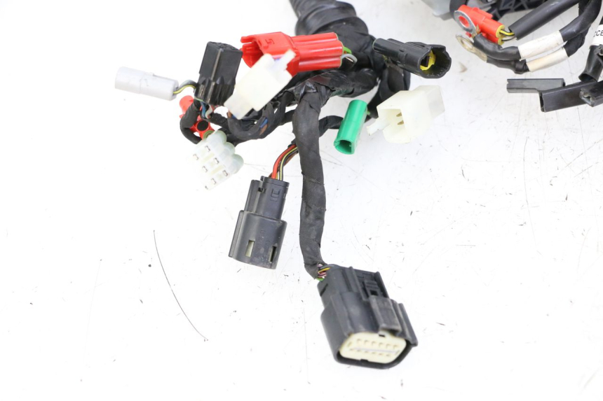 photo de CABLEADO HUSQVARNA SVARTPILEN 401 (2018 - 2023) - Zoom sobre los componentes