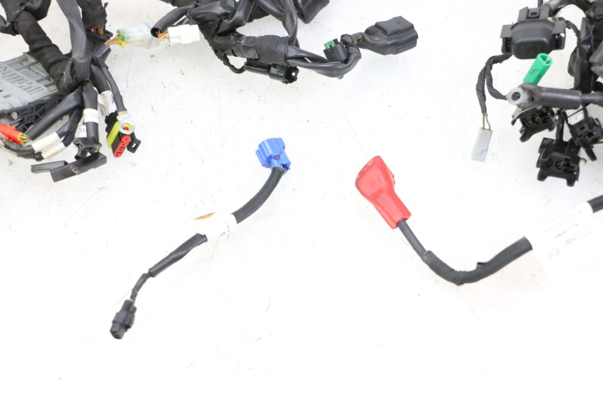 photo de CABLEADO HUSQVARNA SVARTPILEN 401 (2018 - 2023) - Primer plano técnico