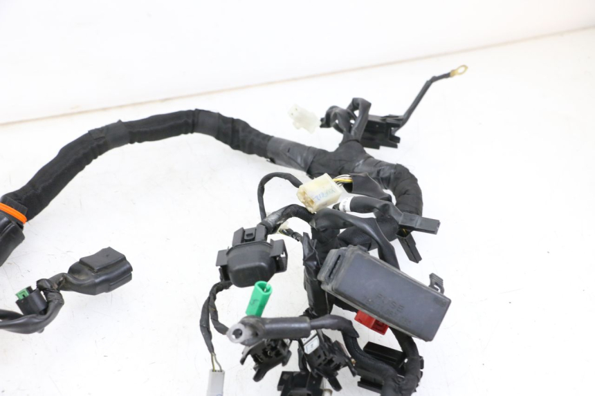 photo de CABLEADO HUSQVARNA SVARTPILEN 401 (2018 - 2023) - Detalles de los puntos de fijación