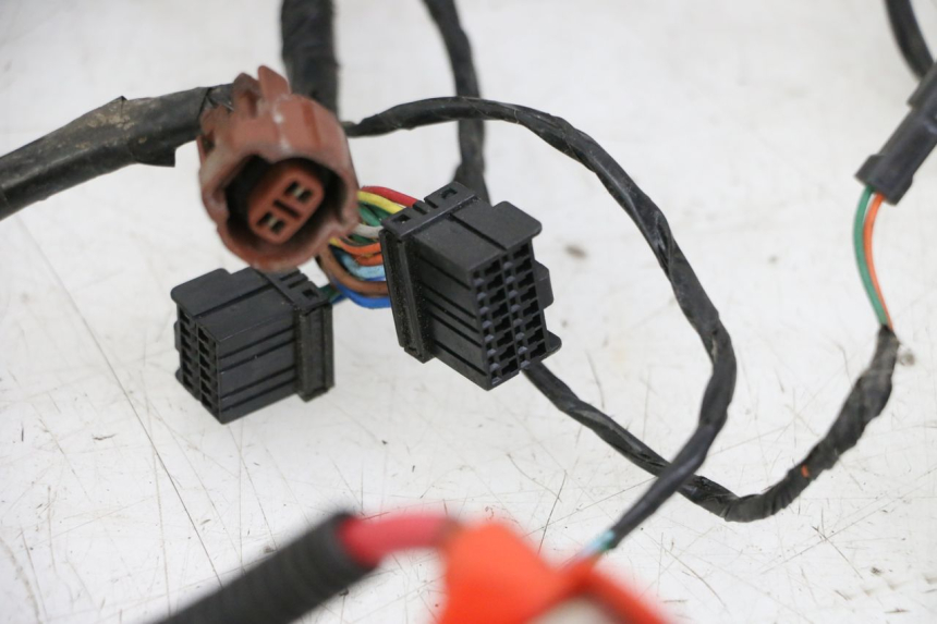 photo de CABLEADO SYM JOYMAX 125 (2010 - 2017) - Detalles de los puntos de fijación