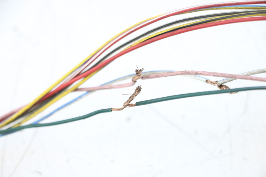 photo de CABLEADO PEUGEOT LUDIX ONE 50 (2004 - 2013) - Enfoque en la estructura