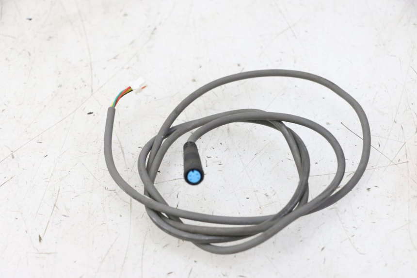 photo de CABLEADO XIAOMI MI PRO 2 1 - Otra perspectiva