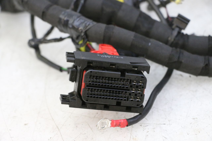 photo de CABLEADO PIAGGIO MP3 HPE 310 (2024 - 2025) - Estado de la superficie y material
