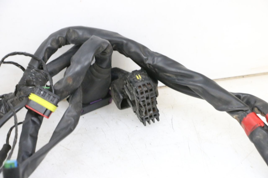 photo de CABLEADO PIAGGIO MP3 HPE 350 (2018 - 2020) - Zoom sobre los componentes