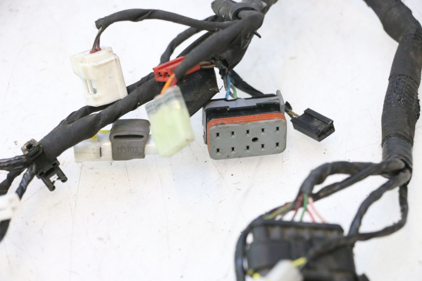 photo de CABLEADO PIAGGIO MP3 HPE 530 (2022 - 2026) - Características distintivas
