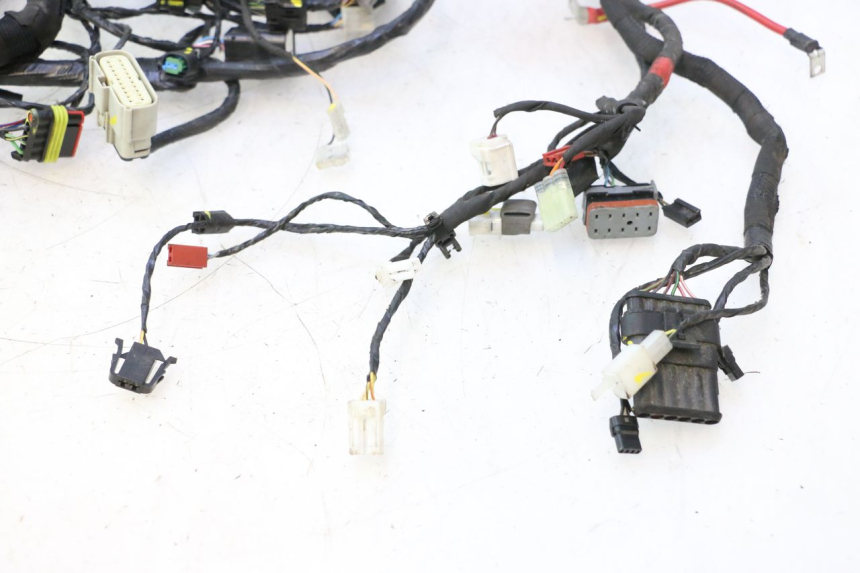 photo de CABLEADO PIAGGIO MP3 HPE 530 (2022 - 2026) - Zoom sobre los componentes