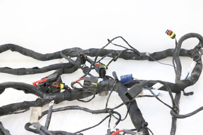 photo de CABLEADO PIAGGIO MP3 HPE 530 (2022 - 2026) - Otra perspectiva