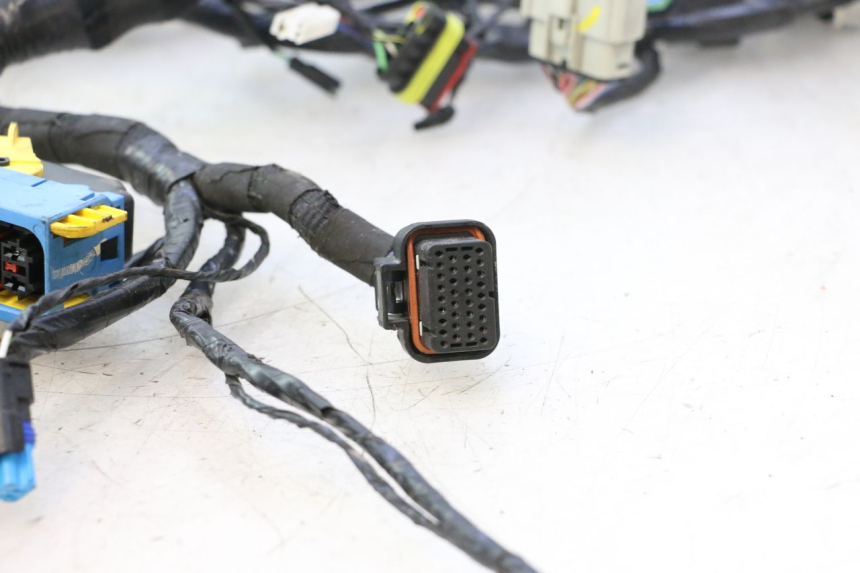 photo de CABLEADO PIAGGIO MP3 HPE 530 (2022 - 2026) - Recambio usado revisado