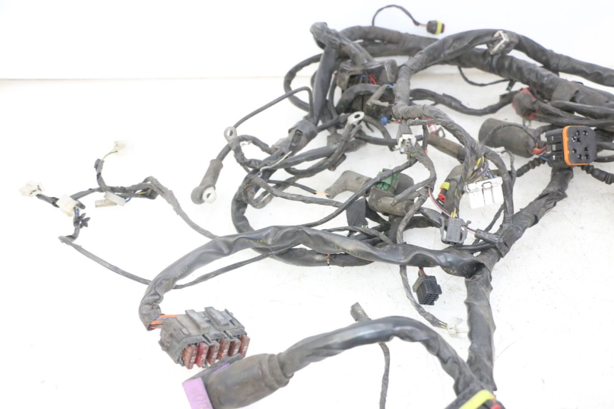 photo de CABLEADO PIAGGIO MP3 LT 400 (2007 - 2012) - Detalles de los puntos de fijación