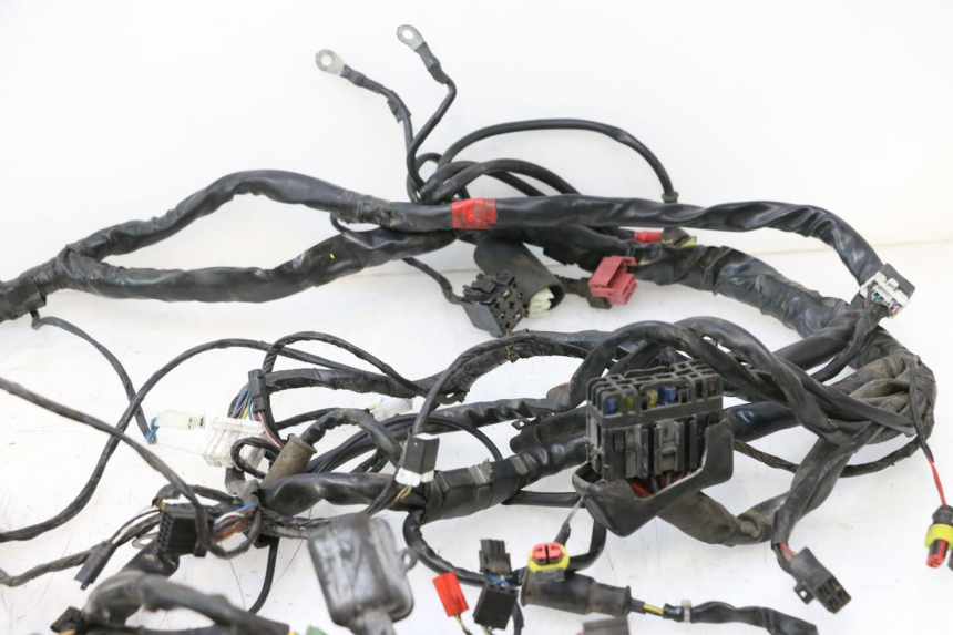 photo de CABLEADO PIAGGIO MP3 LT 400 (2007 - 2012) - Características distintivas