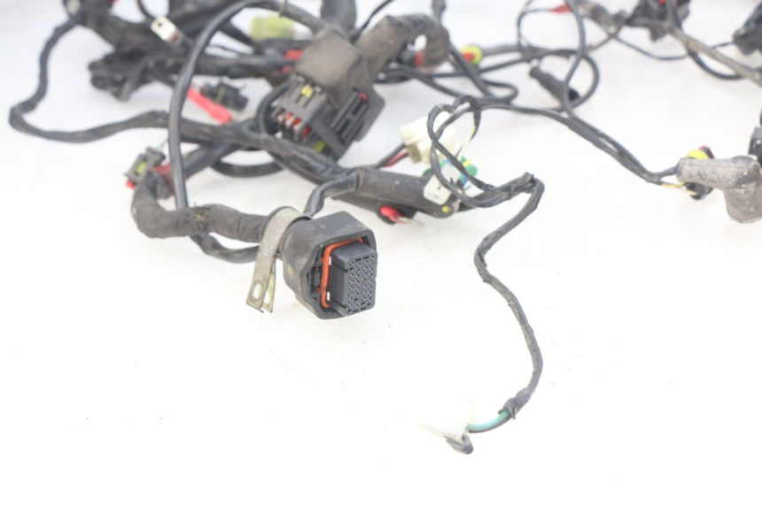 photo de CABLEADO PIAGGIO MP3 500 (2014 - 2017) - Zoom sobre los componentes