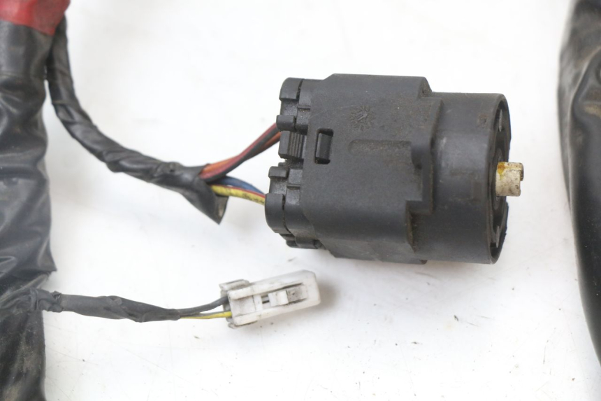 photo de CABLEADO PIAGGIO MP3 125 (2006 - 2014) - Detalles de los puntos de fijación