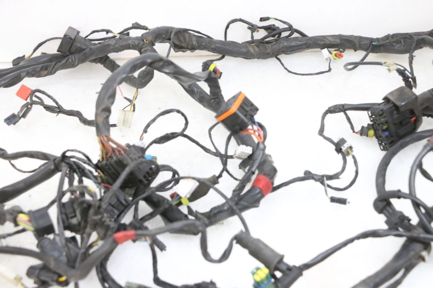 photo de CABLEADO PIAGGIO MP3 RL 250 (2006 - 2010) - Características distintivas