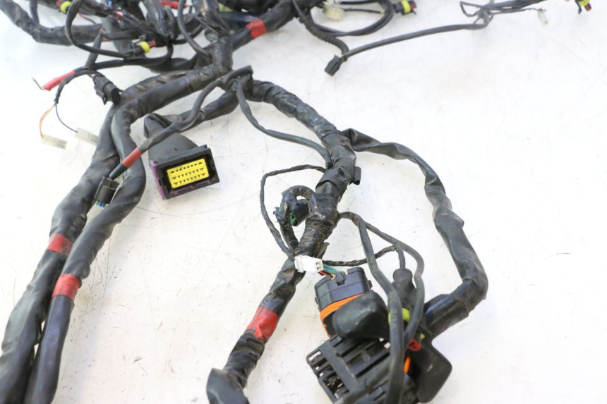 photo de CABLEADO PIAGGIO MP3 500 (2016 - 2018) - Zoom sobre los componentes