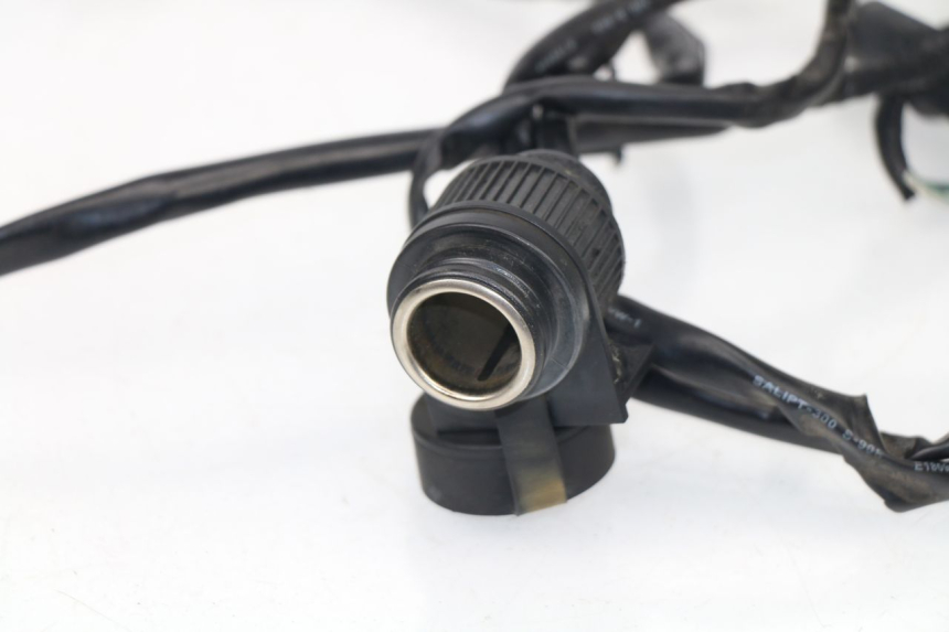 photo de FARO CABLEADO HONDA CBR R 125 (2011 - 2016) - Detalle de la pieza