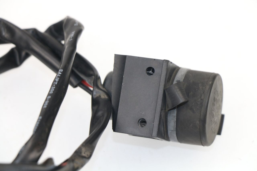 photo de FARO CABLEADO HONDA CBR R 125 (2011 - 2016) - Zoom estado de uso