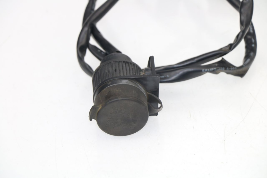 photo de FARO CABLEADO HONDA CBR R 125 (2011 - 2016) - Estado de la superficie y material