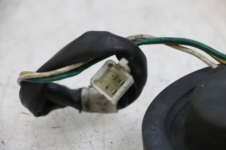 photo de FARO CABLEADO PEUGEOT KISBEE 4T 50 (2018 - 2022) - Primer plano técnico