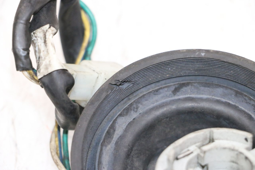 photo de FARO CABLEADO PEUGEOT KISBEE 4T 50 (2018 - 2022) - Detalles de los puntos de fijación