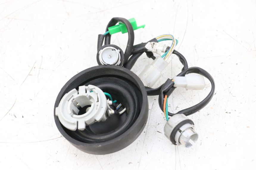 photo de FARO CABLEADO PEUGEOT KISBEE 4T 50 (2018 - 2022) - Detalle de la pieza