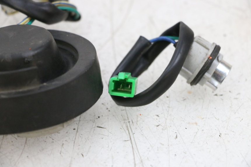 photo de FARO CABLEADO PEUGEOT KISBEE 4T 50 (2018 - 2022) - Otra perspectiva