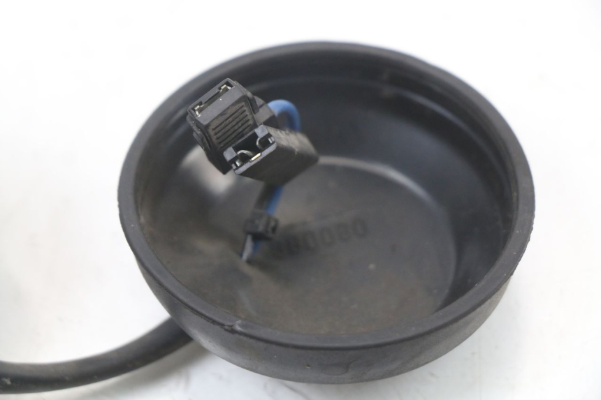 photo de FARO CABLEADO MOTO GUZZI NORGE 8V GT 1200 (2011 - 2016) - Estado de la superficie y material