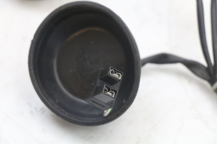 photo de CABLEADO DEL FARO PEUGEOT SATELIS 125 (2010 - 2012) - Primer plano técnico