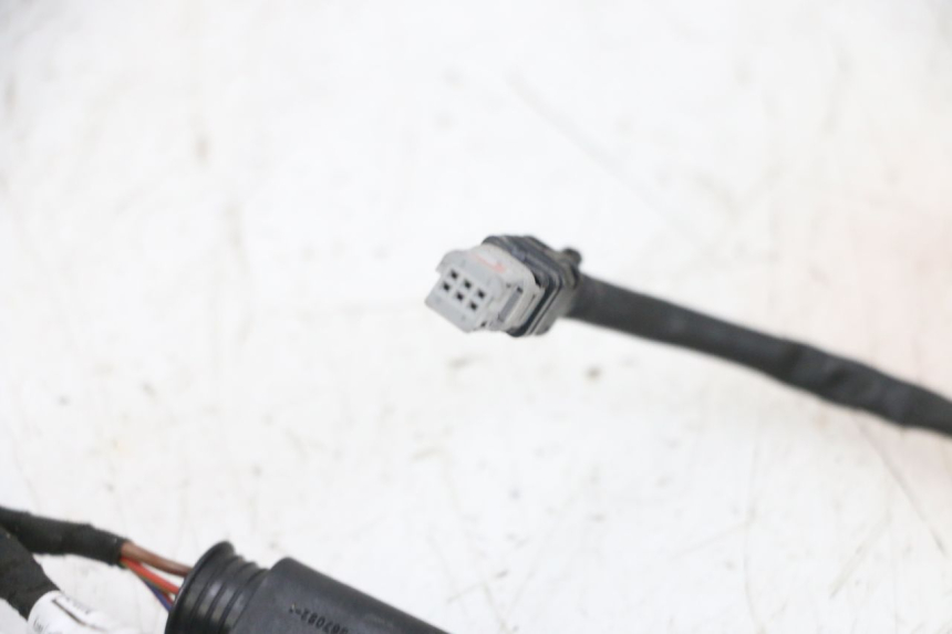 photo de FARO CABLEADO BMW R GS 1250 (2021 - 2024) - Primer plano técnico