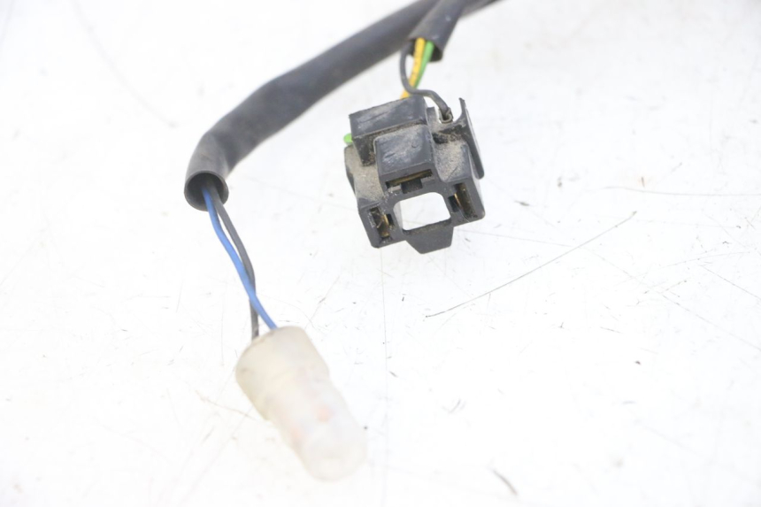 photo de CABLEADO DEL FARO YAMAHA XMAX X-MAX 125 (2006 - 2009) - Primer plano técnico