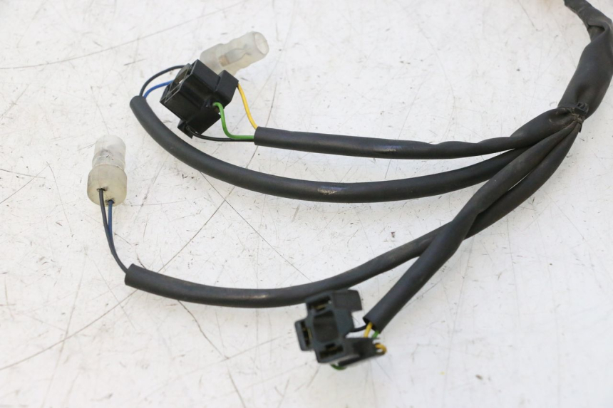 photo de CABLEADO DEL FARO YAMAHA XMAX X-MAX 125 (2006 - 2009) - Otra perspectiva
