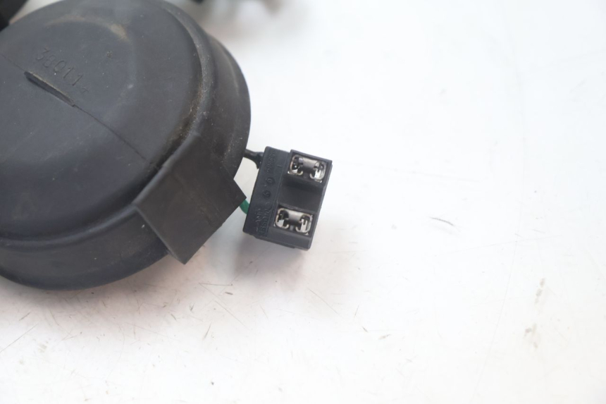 photo de FARO CABLEADO YAMAHA YP MAJESTY 125 (2007 - 2010) - Estado de la superficie y material