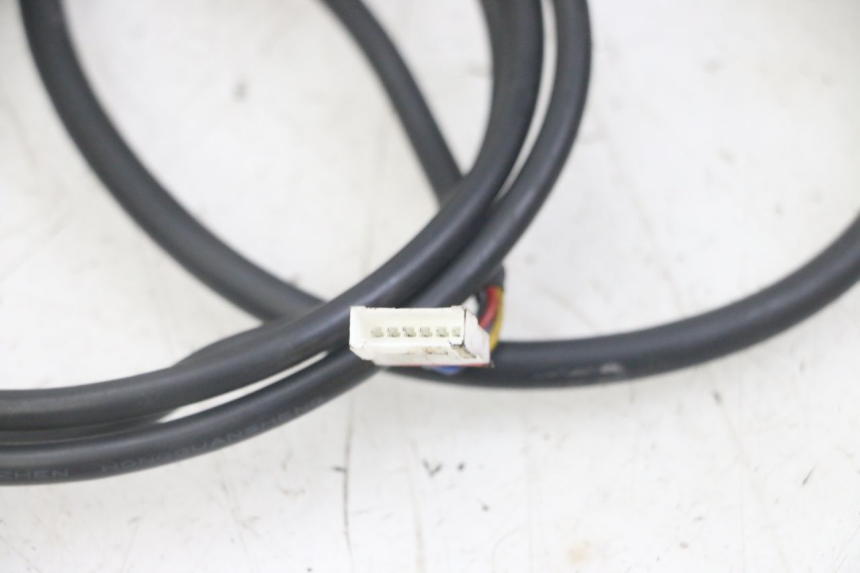 photo de CABLEADO PUNK ELECTRIC RIDER 1 - Primer plano técnico