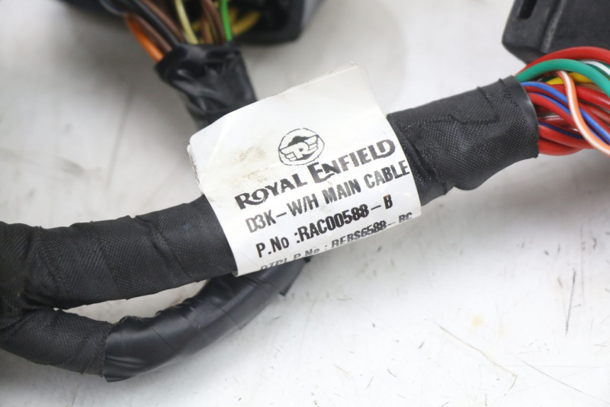 photo de CABLEADO ROYAL ENFIELD SCRAM 411 (2022 - 2024) - Primer plano técnico