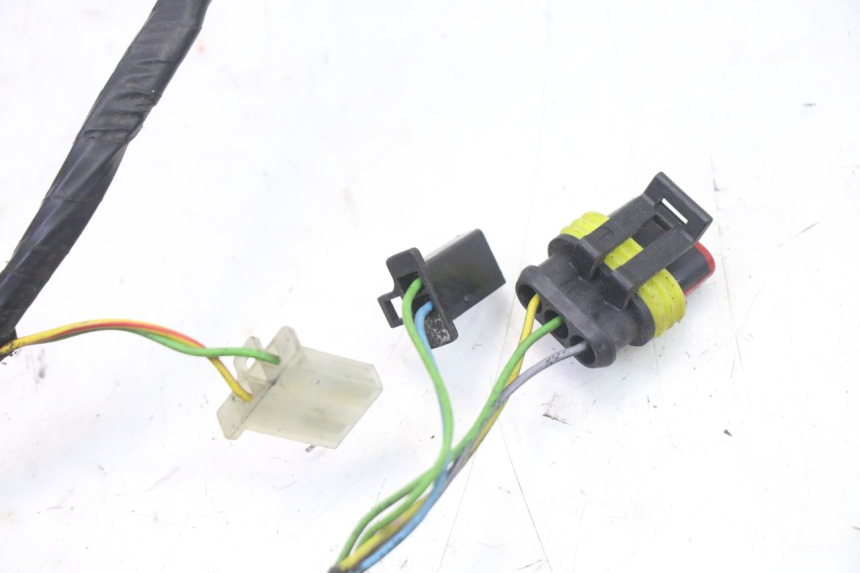 photo de CABLEADO PEUGEOT SATELIS 125 (2013 - 2018) - Zoom sobre los componentes