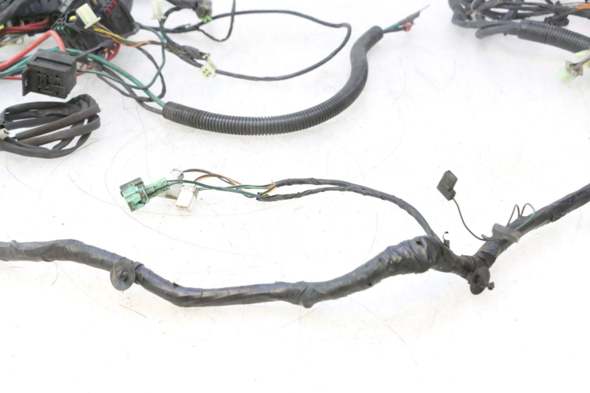 photo de CABLEADO PEUGEOT SATELIS 125 (2006 - 2009) - Detalles de los puntos de fijación
