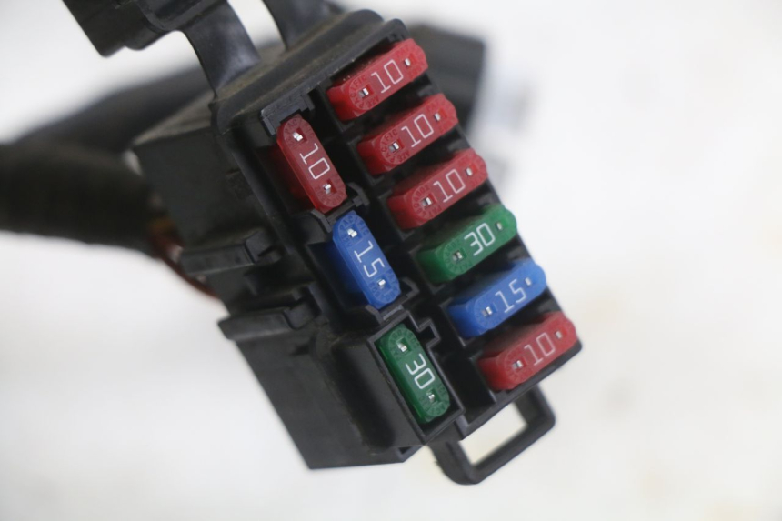 photo de CABLEADO SUZUKI BURGMAN 125 (2018 - 2021) - Detalles de los puntos de fijación