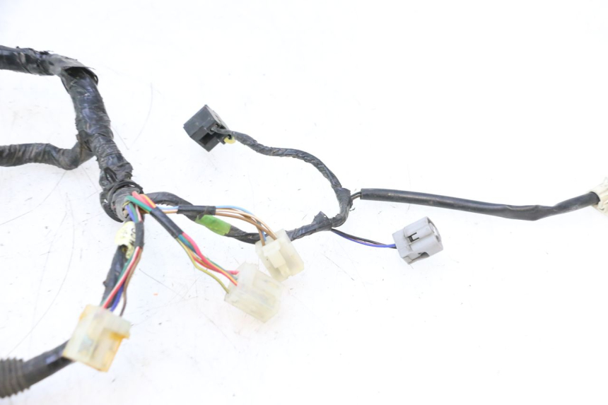 photo de CARENADO FRONTAL CABLEADO YAMAHA FJR 1300 (2001 - 2005) - Detalles de los puntos de fijación