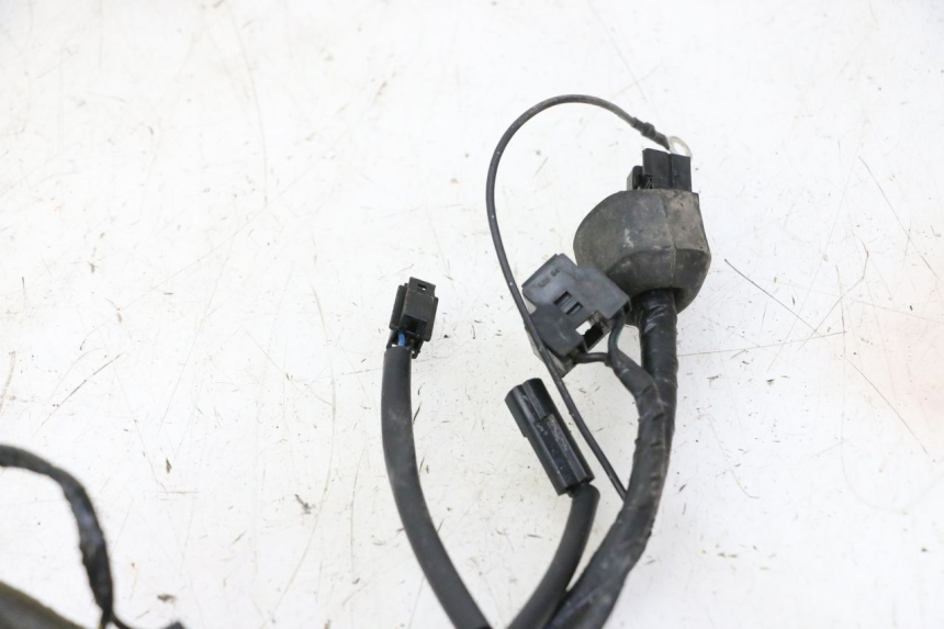 photo de CARENADO FRONTAL CABLEADO YAMAHA FZ6 FAZER S2 600 (2007 - 2011) - Detalle de la pieza