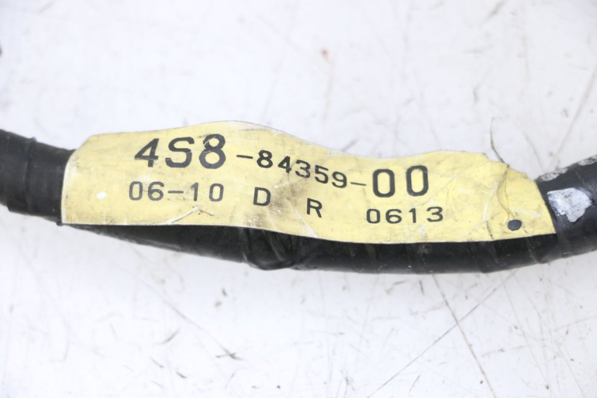 photo de CARENADO FRONTAL CABLEADO YAMAHA FZ6 FAZER S2 600 (2007 - 2011) - Detalles de los puntos de fijación