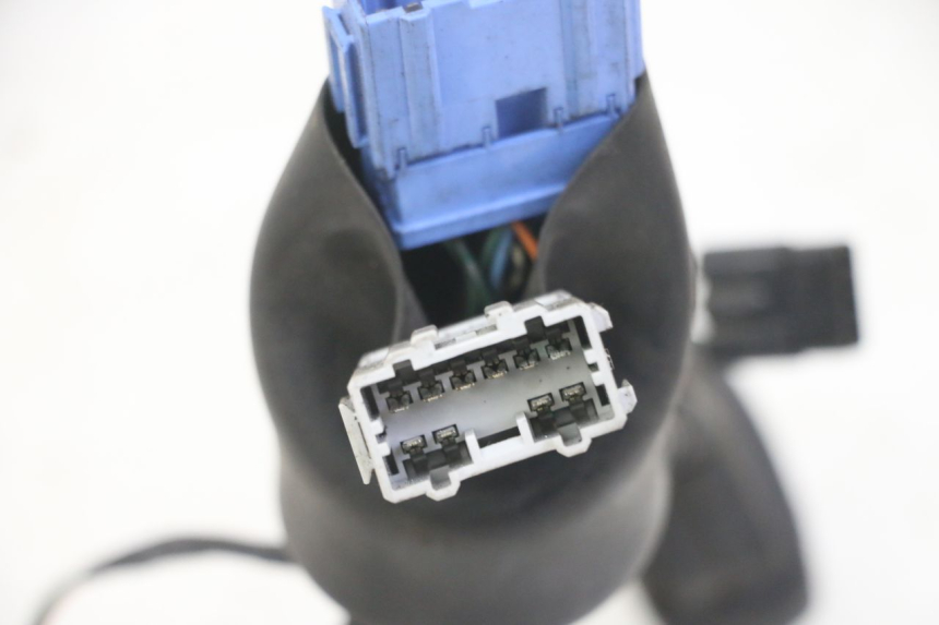 photo de CARENADO FRONTAL CABLEADO HONDA NTV DEAUVILLE ABS 700 (2007 - 2016) - Primer plano técnico