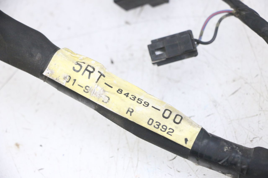 photo de CARENADO FRONTAL CABLEADO YAMAHA FZS FAZER 600 (2001 - 2003) - Detalle de la pieza