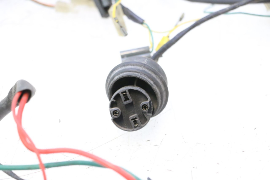 photo de CABLEADO PEUGEOT TREKKER 50 (1995 - 2004) - Detalles de los puntos de fijación