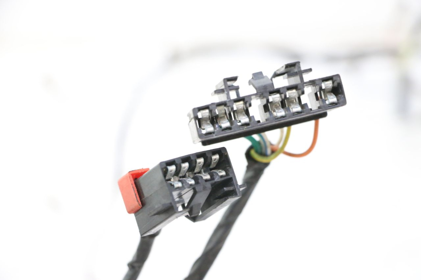 photo de CABLEADO PIAGGIO TYPHOON 50 (2000 - 2009) - Detalles de los puntos de fijación