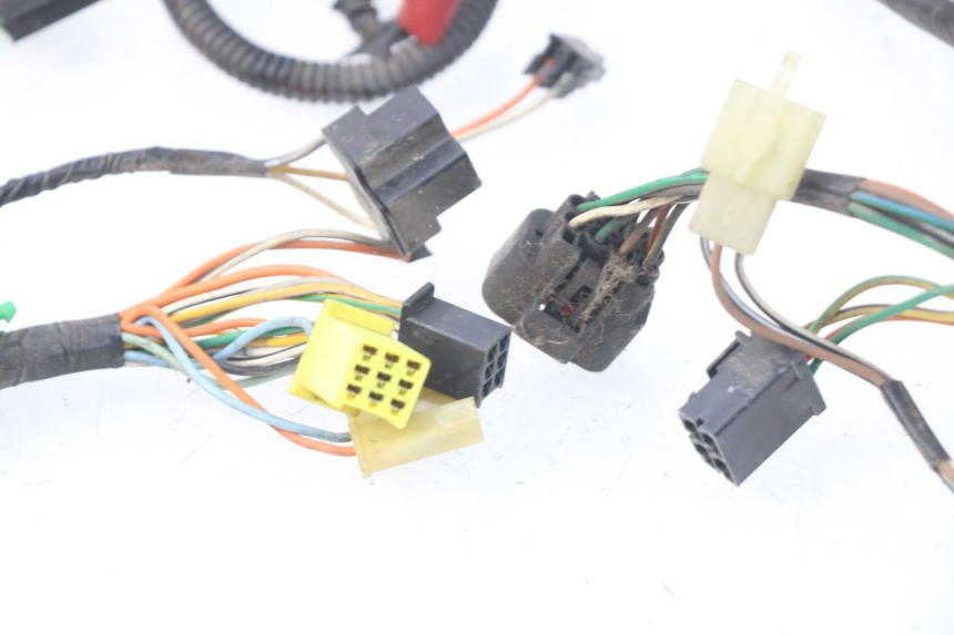 photo de CABLEADO SUZUKI UC EPICURO 125 (1999 - 2003) - Detalles de los puntos de fijación